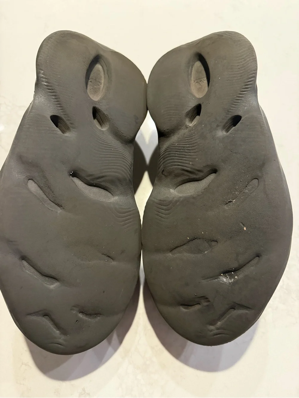 Men’s adidas Yeezy Foam RNNR Onyx Black Foam Vent Slip-On Shoes - w/original box